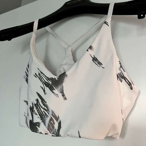 Barry’s electric sports bra (white/silver, size M) - Picture 2 of 4